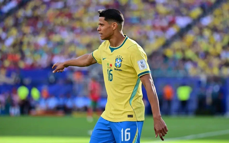 Da Paraíba para a Copa: Os números impressionantes de Douglas Santos na estreia da Seleção